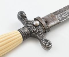 Osztrák tengerész altiszti dísztőr, kis sérüléssel a markolaton. Gravírozott pengével. 43 cm / Austr...