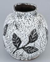 Pesthidegkúti retró váza, levélmotívummal, fekete és fehér mázakkal festett kerámia, jelzés nélkül, hibátlan, m:18cm, d:17cm