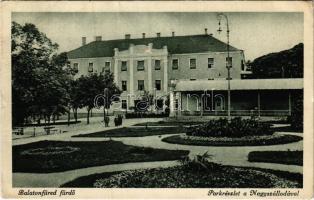 1924 Balatonfüred, Park részlet a Nagyszállodával (EB)