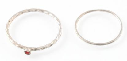 Ezüst(Ag) gyűrű, 2 db, jelzés nélkül, méret: 52, 58, bruttó: 1,4 g