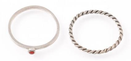 Ezüst(Ag) gyűrű, 2 db, jelzés nélkül, méret: 53, bruttó: 1,6 g
