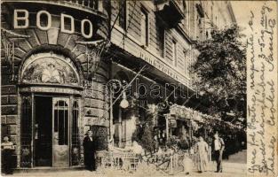 1922 Budapest VIII. Bodó kávéház, terasz. József körút 52.