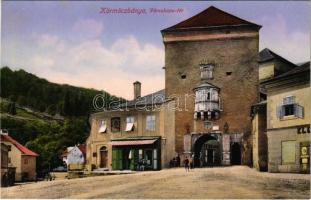 Körmöcbánya, Kremnitz, Kremnica; Városkapu tér, Rencz, Klein Ármin üzlete. Ritter Sándor kiadása / city gate, street view, shops (vágott / cut)