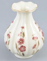 Zsolnay virágmintás váza, kézzel festett, jelzett, kis kopásnyomokkal, m: 11 cm