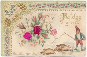 1901 Boldog Újévet! / New Year greeting art postcard with dwarf, pigs, silk flowers. Art Nouveau, floral, Emb. litho (apró lyuk / tiny hole)