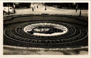 1932 Budapest V. Szabadság tér, park részlet irredenta virágággyal, Hiszekegy