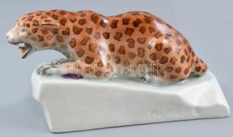 Herendi leopárd figura, terv: Markup Béla, kézzel festett, jelzett, hibátlan, h: 20 cm