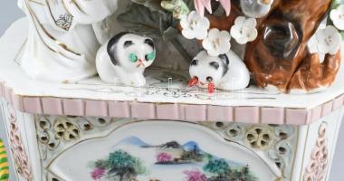 Kínai porcelán asztali dísz, világít, zenél, működik, jelzés nélkül, sérült, m:52cm