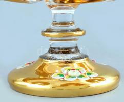 Nagy méretű talpas kínálótál, üveg, jelzés nélkül, kopásnyomokkal, m:17cm, d:36cm