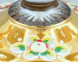 Nagy méretű talpas kínálótál, üveg, jelzés nélkül, kopásnyomokkal, m:17cm, d:36cm