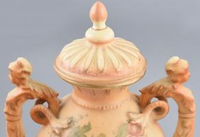 Régi porcelán fedeles váza, alján lyuk, kopott, jelzés nélkül m:40cm