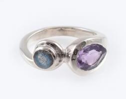 Ezüst(Ag) gyűrű lila és kék kővel, jelzett, méret: 55, bruttó: 6,1 g