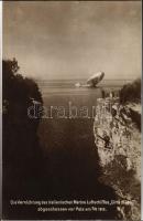 Vernichtung des italienischen Marine Luftschiffes "Cittá di Jesi" abgeschossen vor Pola am 5/8 1915. K.u.K. Kriegsmarine / WWI Austro-Hungarian Navy, Italian Navy airship "Citta di Ferrara" destroyed by an Austro-Hungarian Navy seaplane, naval aircraft. R. Marincovich