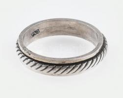 Ezüst(Ag) forgatható közepű gyűrű, jelzett, méret: 60, nettó: 4,5 g