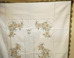 Kézzel hímzett mezőkövesdi terítő, teljesen új állapotban 130x170 cm-es méretben