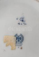 Jurcsák László által tervezett Hollóházi jelzett porcelán váza, kopásnyomokkal, m:16cm