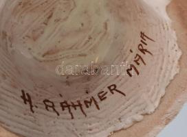 H. Ráhmer Mária (1911-1998): Cserkész fiú. Festett mázas kerámia, jelzett, kopásokkal, kalapján a to...