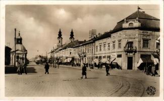 1943 Szabadka, Subotica; utca, Demeter kozmetika, Krojacki Salon, Foto Ica, Farago üzlete / street, shops