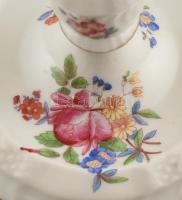 Herendi virágmintás gyertyatartó. Kézzel festett, jelzett, minimális kopással, d. 13 cm, m: 9,5 cm