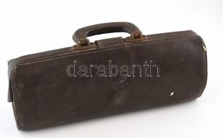Régi bőr orvosi táska, cca. 1940-50, kopásnyomokkal, 42x12x17cm