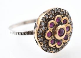 Aranyozott ezüst(Ag) ékszerszett: nyaklánc függővel, gyűrű (méret: 58), fülbevalópár, jelzett, brutt...