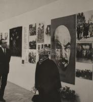 Szebellédi Géza (?-?) fotóművész, Losonczi Pál fotósa által készített 13 db fotó az 1972-es szovjet ...