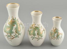 3db Schaubach Kunst kínai sárkány mintás porcelán váza, kézzel festett, jelzett, minimális kopással. M: 14-17-20,5 cm