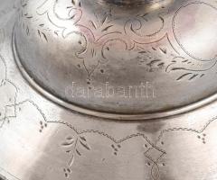 Ezüst (Ag) kínáló, asztalközép, levehető üveg betéttel. nettó 171 g d: 26 cm