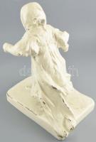 Zsolnay Radnai Béla (Pozsony,1873-Budapest,1923): A baba járni tanul. Fehér mázas porcelán,körpecsét...