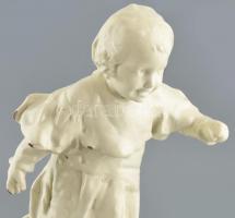 Zsolnay Radnai Béla (Pozsony,1873-Budapest,1923): A baba járni tanul. Fehér mázas porcelán,körpecsét...
