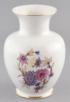 Hollóházi virág mintás váza. Kézzel festett, jelzett, kis kopással. m: 18 cm