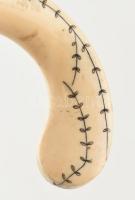 Sétapálca csont nyéllel, kopásnyomokkal, h:90cm