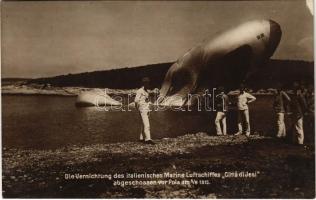 Vernichtung des italienischen Marine Luftschiffes "Cittá di Jesi" abgeschossen vor Pola am 5/8 1915. K.u.K. Kriegsmarine / WWI Austro-Hungarian Navy, Italian Navy airship "Citta di Ferrara" destroyed by an Austro-Hungarian Navy seaplane, naval aircraft. R. Marincovich (kopott sarok / worn corner)