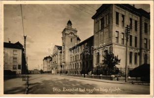 1934 Pécs, Erzsébet tudomány egyetem központi épülete. Zsabokorszky mérnök felvétele (fa)