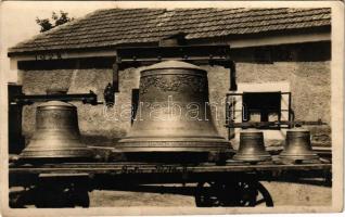 1928 Érsekújvár, Nové Zámky; kész harangok / church bells ready for the consecration. Foto Rétfalvi photo (fl)
