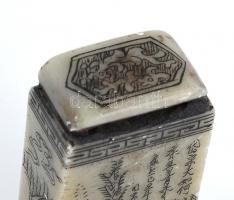 Kínai, faragott kő pecsétnyomó, rajta faragott Dai Zong. 4,5x3x1,8 cm. Dai Zong a kínai irodalom nég...