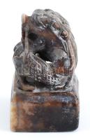 Kínai, figurális, faragott kő pecsétnyomó, m:4cm