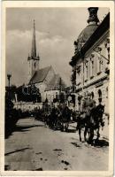 1940 Dés, Dej; bevonulás, gyógyszertár, Josif Fülöp üzlete / entry of the Hungarian troops + 1940 Dés visszatért So. Stpl. (EK)