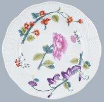 Herendi (Óherendi) virágmintás porcelán tányér, kézzel festett, jelzett, kis kopásnyomokkal, d: 25 cm