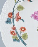 Herendi (Óherendi) virágmintás porcelán tányér, kézzel festett, jelzett, kis kopásnyomokkal, d: 25 c...