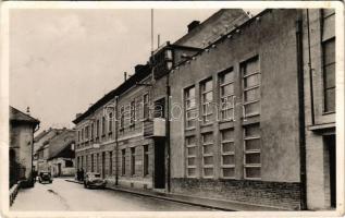 1941 Komárom, Komárno; Tromler Miklós Központi szálloda, étterem és kávéháza, automobilok / hotel, restaurant and café, automobiles (fl)