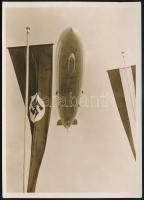 cca 1935 Zeppelin náci német és magyar zászlóval / Zeppelin with German and Hungarian flags 18x12 cm