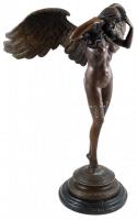 Jelzés nélkül: Női akt angyalszárnyakkal. Öntött, patinázott bronz, márvány talapzaton, lábánál javí...