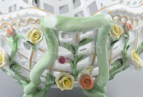 Herendi II. osztály, nagy méretű, gyümölcskínáló, áttört porcelán, plasztikus rózsákkal, rózsákon ap...