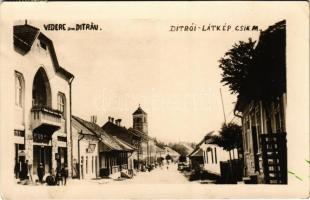 Ditró, Gyergyóditró, Ditrau; utca, üzletek / street view, shops + "MAGYAR KIR. POSTA 523" (fa)