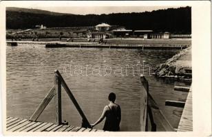 1942 Káptalanfüred, Balatonkáptalan-fürdő (Balatonalmádi); Pázsit strandfürdő. Wanderstein Károly úr felvétele (EK)