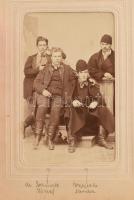cca 1860-1870 Wekerle Sándor későbbi miniszterelnököt és más hasonló osztályú, azonosításra váró fér...