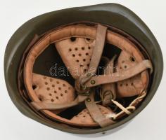 Legénységi gyakorló sisak, párnázattal.28x26 cm