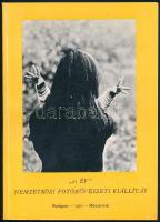 25 év Nemzetközi Fotóművészeti Kiállítás. Bp., 1970, Műcsarnok. Kiadói papírkötés, kissé kopottas állapotban.