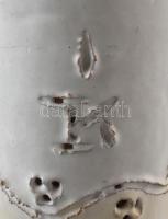 Kovács Éva (1938-): Kendős lány. Kézzel festett mázas kerámia, jelzett, mázhibákkal, m:35 cm